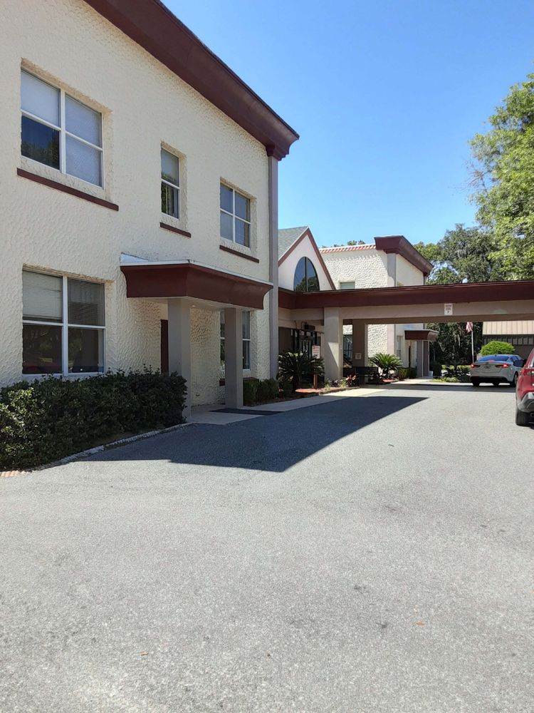Noble Senior Living at Brooksville Pricing, Photos & Amenities in